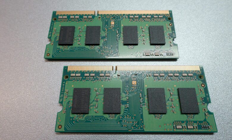 printed circuit board, random access memory, green, fund, silver, laptop, component, module, technology, computer, pc, trace, circuit, storage medium, cpu, solder joint, chip, electronics, storage, circuit board, data store, data processing, connection, notebook, mac book pro